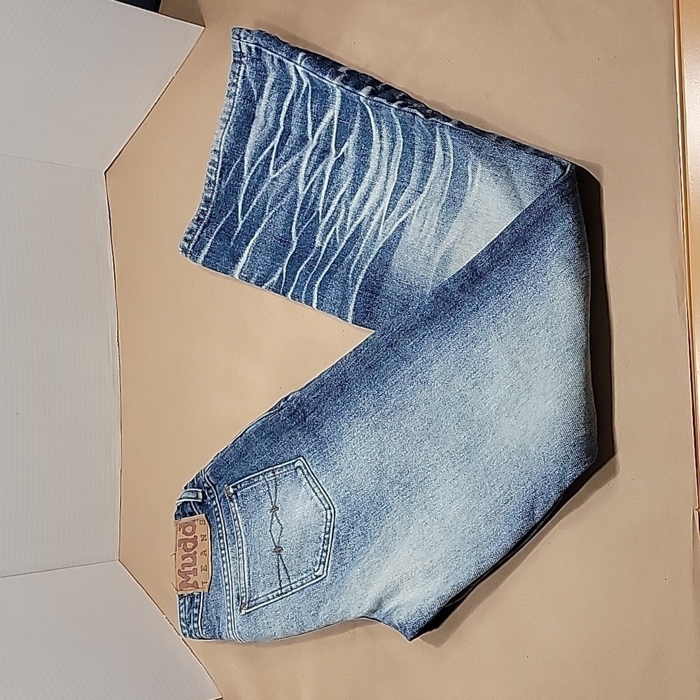 Mudd Flared Leg Jeans, Size 5, Whiskering and Bleached Accents.  EUC.